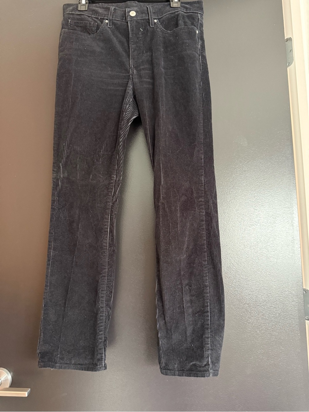 Levi's Women's Straight-Leg Corduroy Jeans in Black